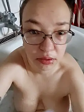 Isabella Geney online show from 11/10/25, 12:37