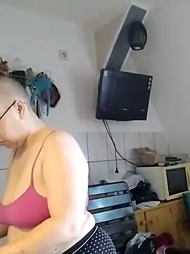 Snapshot of Isabella_Geney chatting on 07/02/26, 01:17 Isabella Geney online show from 07/02/26, 01:17