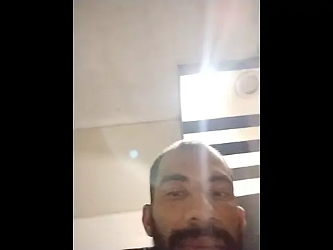 UncutToyBoy23cm online show from 12/20/25, 09:33