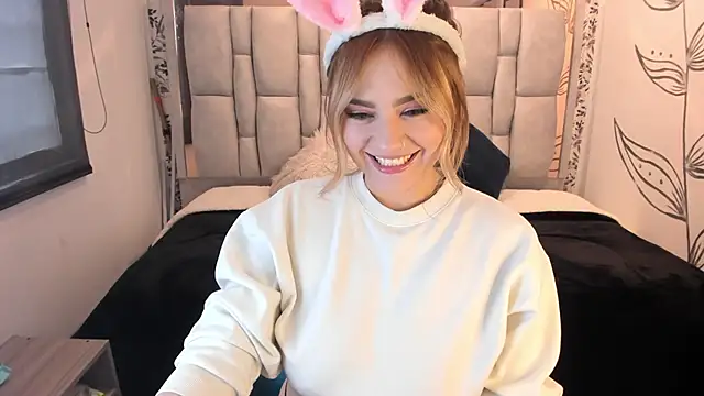 KataHot  online show from 09/18/25, 08:11