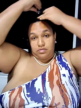 Snapshot of Mia_Adell_11 chatting on 03/01/25, 02:37 Mia Adell 11 online show from 03/01/25, 02:37