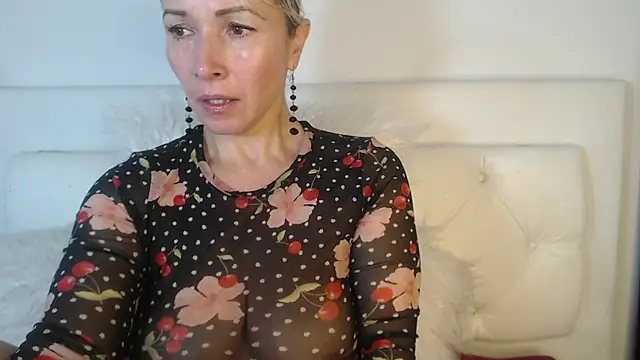 Ingridbergman online show from 02/08/25, 02:38