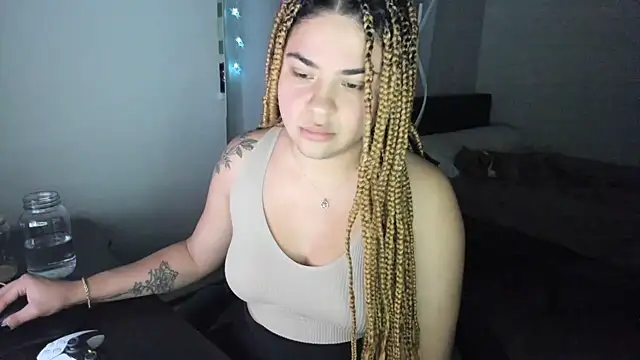 Snapshot of MelSaunders chatting on 12/16/24, 06:21 MelSaunders online show from 12/16/24, 06:21