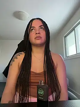 Snapshot of MelSaunders chatting on 03/04/25, 11:00 MelSaunders online show from 03/04/25, 11:00