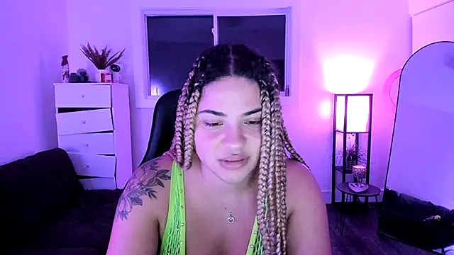 Snapshot of MelSaunders chatting on 11/03/25, 01:08 MelSaunders online show from 11/03/25, 01:08