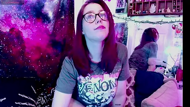 EverlyEster online show from 01/11/25, 05:31