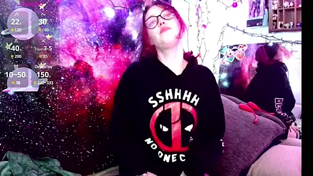 EverlyEster online show from 01/16/25, 04:07