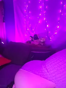 EverlyEster online show from 04/05/26, 09:56