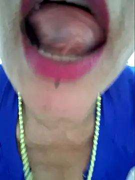 gatadeojosclaros online show from 04/17/26, 01:41