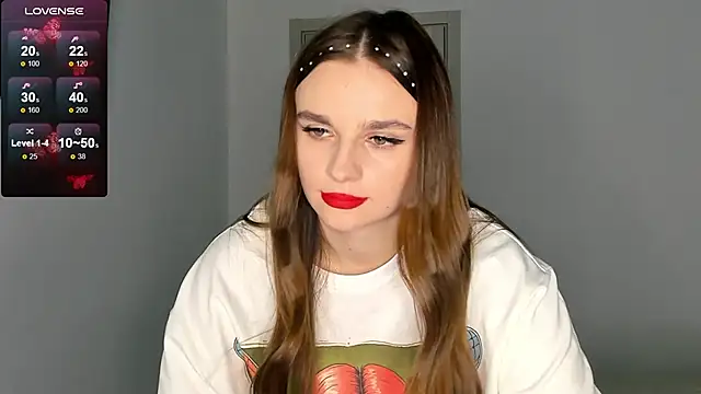 Snapshot of MCfly_11 chatting on 12/15/24, 03:42 MCfly 11 online show from 12/15/24, 03:42