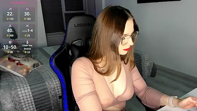 Snapshot of MCfly_11 chatting on 02/07/25, 01:47 MCfly 11 online show from 02/07/25, 01:47