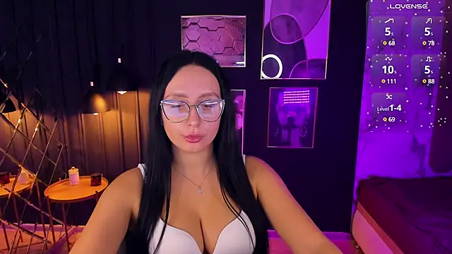 Snapshot of Christy_Calypso chatting on 12/10/24, 02:05 Christy Calypso online show from 12/10/24, 02:05