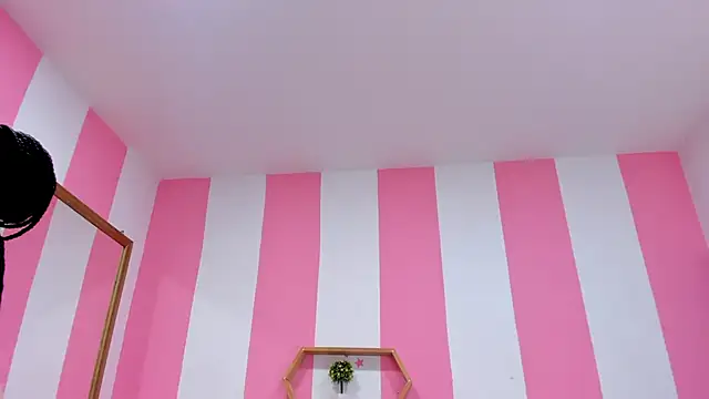 ISABELLA 020 online show from 10/08/25, 12:47