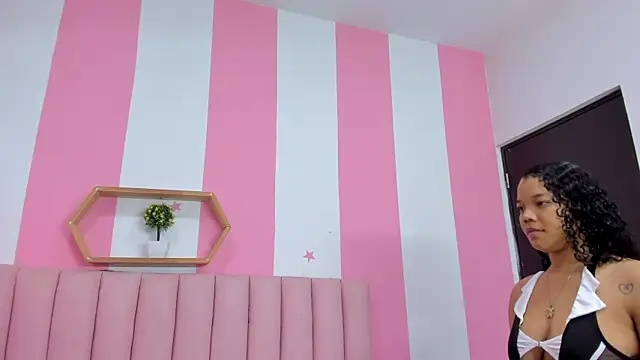 ISABELLA 020 online show from 02/18/26, 01:40