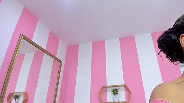 ISABELLA 020 online show from 02/25/26, 01:21