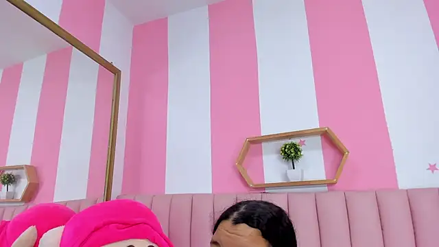 ISABELLA 020 online show from 03/05/26, 12:56