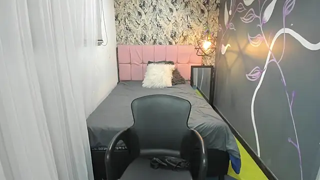 EmmaaEvans  online show from 01/31/25, 11:56