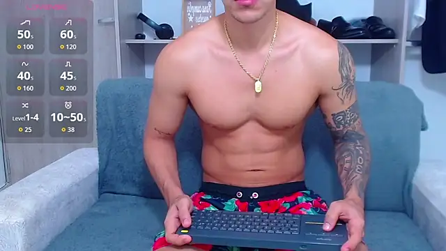 Tristan-bm online show from 10/15/25, 11:32