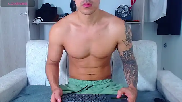 Tristan-bm online show from 11/20/25, 12:16