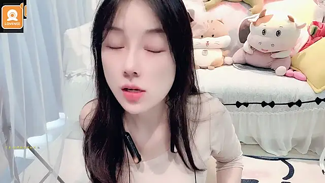 AKiKi711 online show from 09/24/25, 03:43