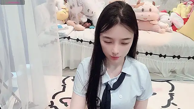 Snapshot of AKiKi711 chatting on 05/07/26, 04:29 AKiKi711 online show from 05/07/26, 04:29