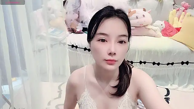 Snapshot of AKiKi711 chatting on 05/22/26, 04:52 AKiKi711 online show from 05/22/26, 04:52