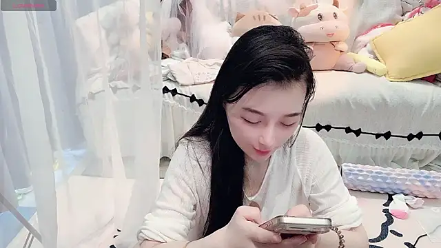 Snapshot of AKiKi711 chatting on 06/04/26, 04:51 AKiKi711 online show from 06/04/26, 04:51
