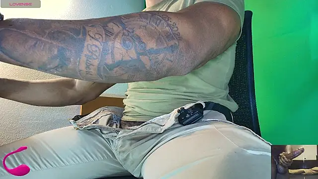 hot black3 online show from 11/14/25, 11:53