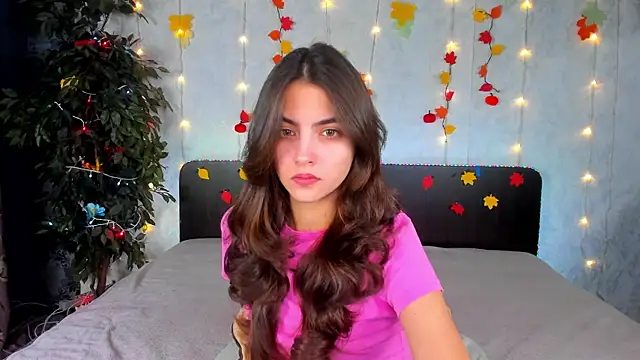 Milana Crystal  online show from 11/27/25, 08:16