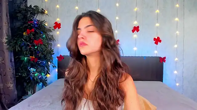 Milana Crystal  online show from 12/23/25, 08:23