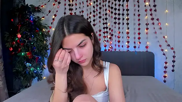 Milana Crystal  online show from 03/03/26, 08:20