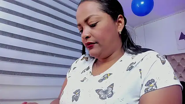 Snapshot of Danna_Ramiirez chatting on 12/17/24, 06:53 Danna Ramiirez online show from 12/17/24, 06:53