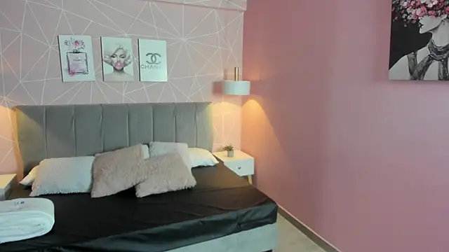 Snapshot of zara__sweet chatting on 12/19/25, 01:18 zara sweet online show from 12/19/25, 01:18