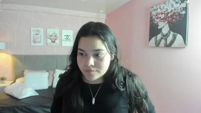 Snapshot of zara__sweet chatting on 02/13/26, 12:56 zara sweet online show from 02/13/26, 12:56