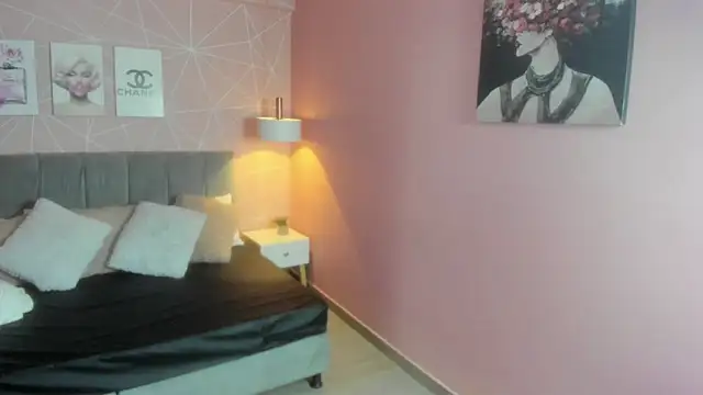 Snapshot of zara__sweet chatting on 05/06/26, 01:49 zara sweet online show from 05/06/26, 01:49