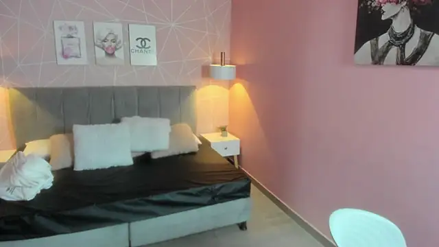 Snapshot of zara__sweet chatting on 05/07/26, 02:00 zara sweet online show from 05/07/26, 02:00