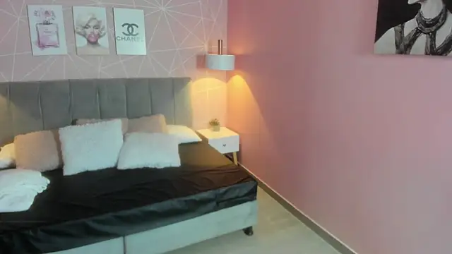 Snapshot of zara__sweet chatting on 05/08/26, 02:00 zara sweet online show from 05/08/26, 02:00