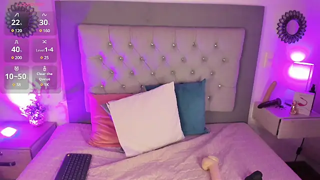 Kylie2211 online show from 02/20/25, 05:44