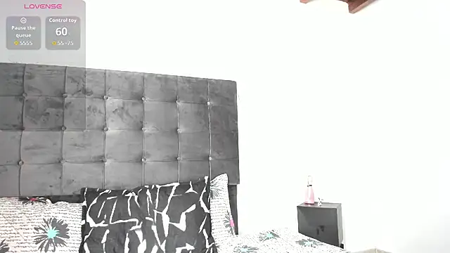 Kylie2211 online show from 11/13/25, 05:45