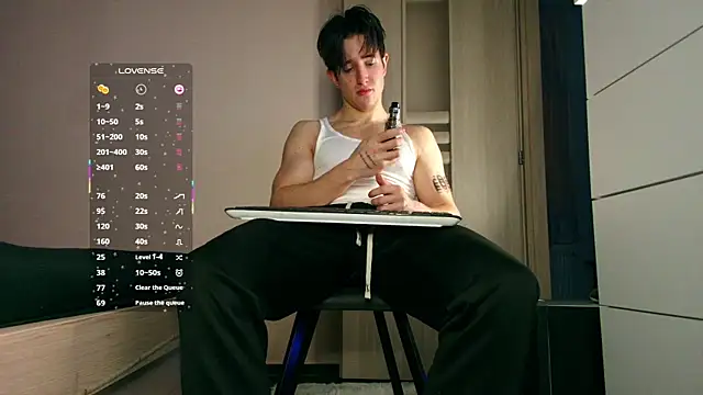 ChristianLevine  online show from 01/11/26, 05:01