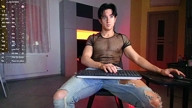 Snapshot of ChristianLevine_ chatting on 05/12/26, 06:21 ChristianLevine online show from 05/12/26, 06:21