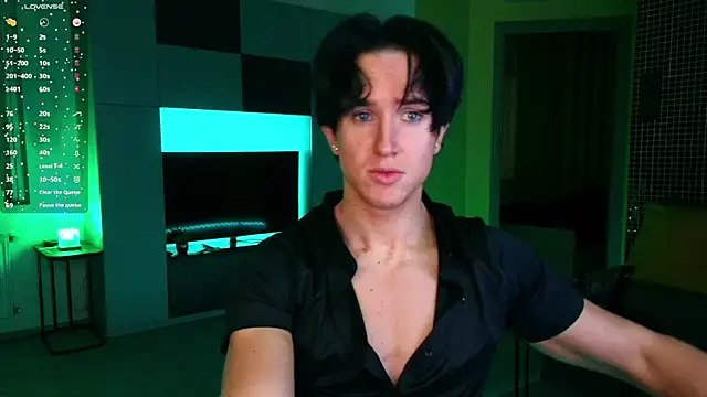 Snapshot of ChristianLevine_ chatting on 05/26/26, 10:39 ChristianLevine online show from 05/26/26, 10:39