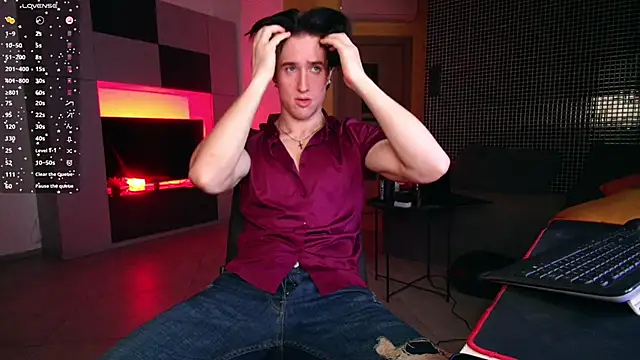 ChristianLevine  online show from 06/18/26, 04:13