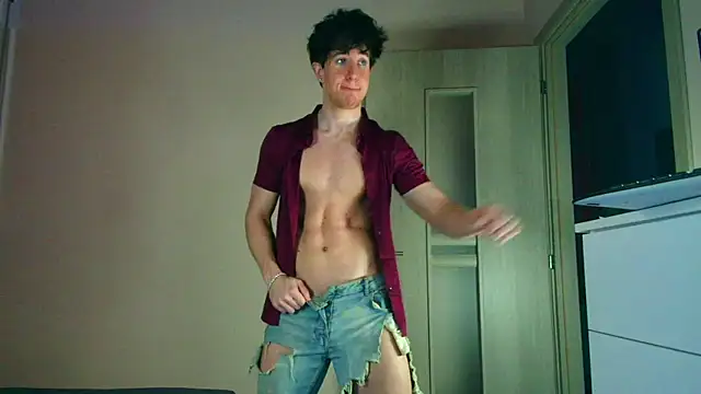 ChristianLevine  online show from 07/10/26, 05:48
