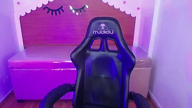 carlie mayer v online show from 09/30/25, 03:33