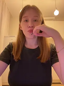 Eva Weyne online show from 04/12/26, 08:36