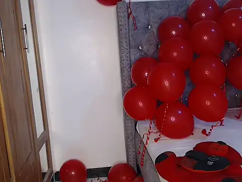 Snapshot of chococreamie chatting on 02/16/25, 06:54 chococreamie online show from 02/16/25, 06:54