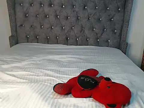 Snapshot of chococreamie chatting on 03/12/25, 11:20 chococreamie online show from 03/12/25, 11:20