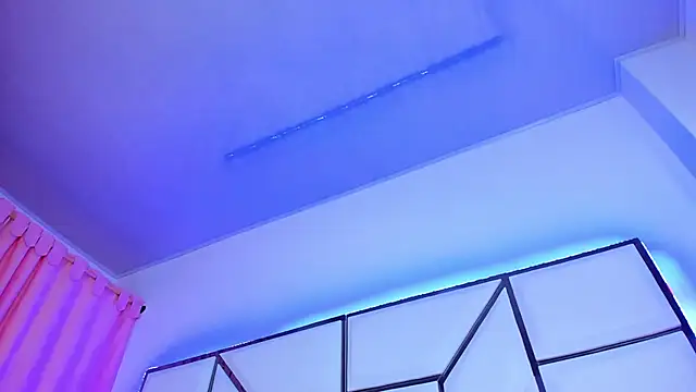 Snapshot of SarayRoyse chatting on 01/23/25, 10:11 SarayRoyse online show from 01/23/25, 10:11