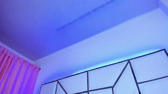 Snapshot of SarayRoyse chatting on 02/03/25, 07:10 SarayRoyse online show from 02/03/25, 07:10